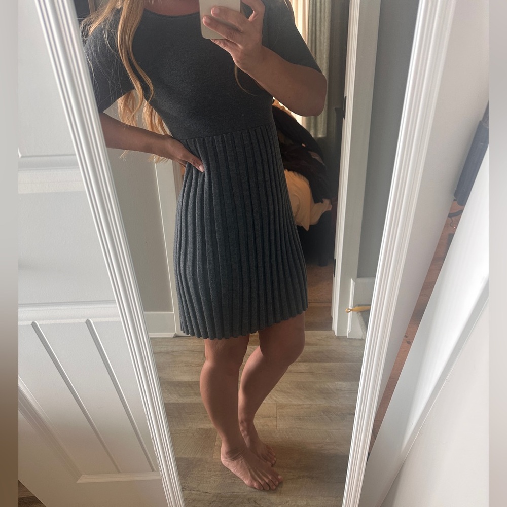 Alice + Olivia gray sweater dress